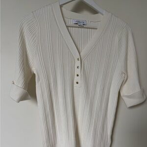 Liz Claiborne Cream V-Neck Sweater